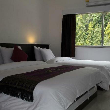 Sri Chumphon Hotel מראה חיצוני תמונה