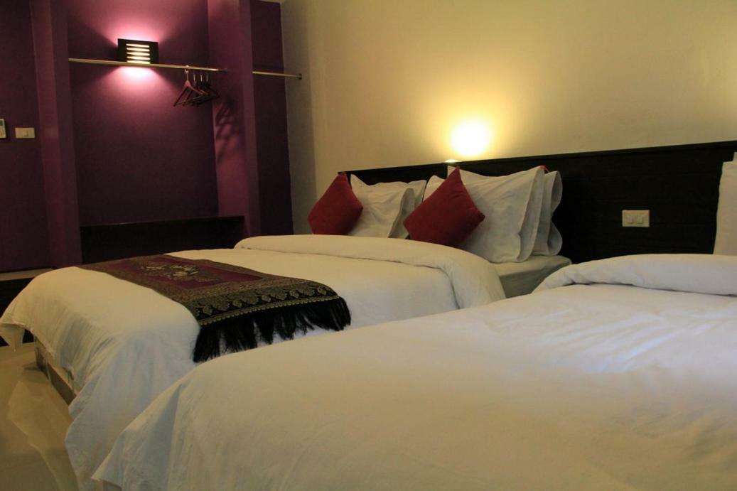 Sri Chumphon Hotel מראה חיצוני תמונה