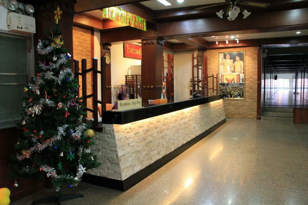 Sri Chumphon Hotel מראה חיצוני תמונה