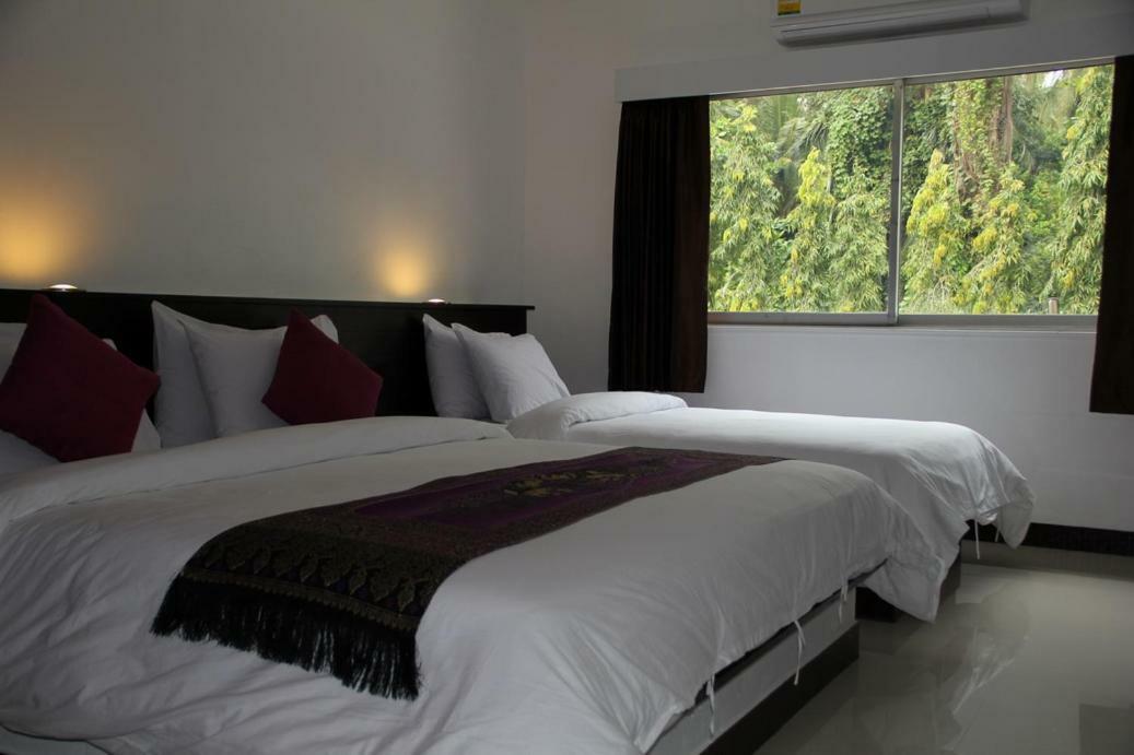 Sri Chumphon Hotel מראה חיצוני תמונה